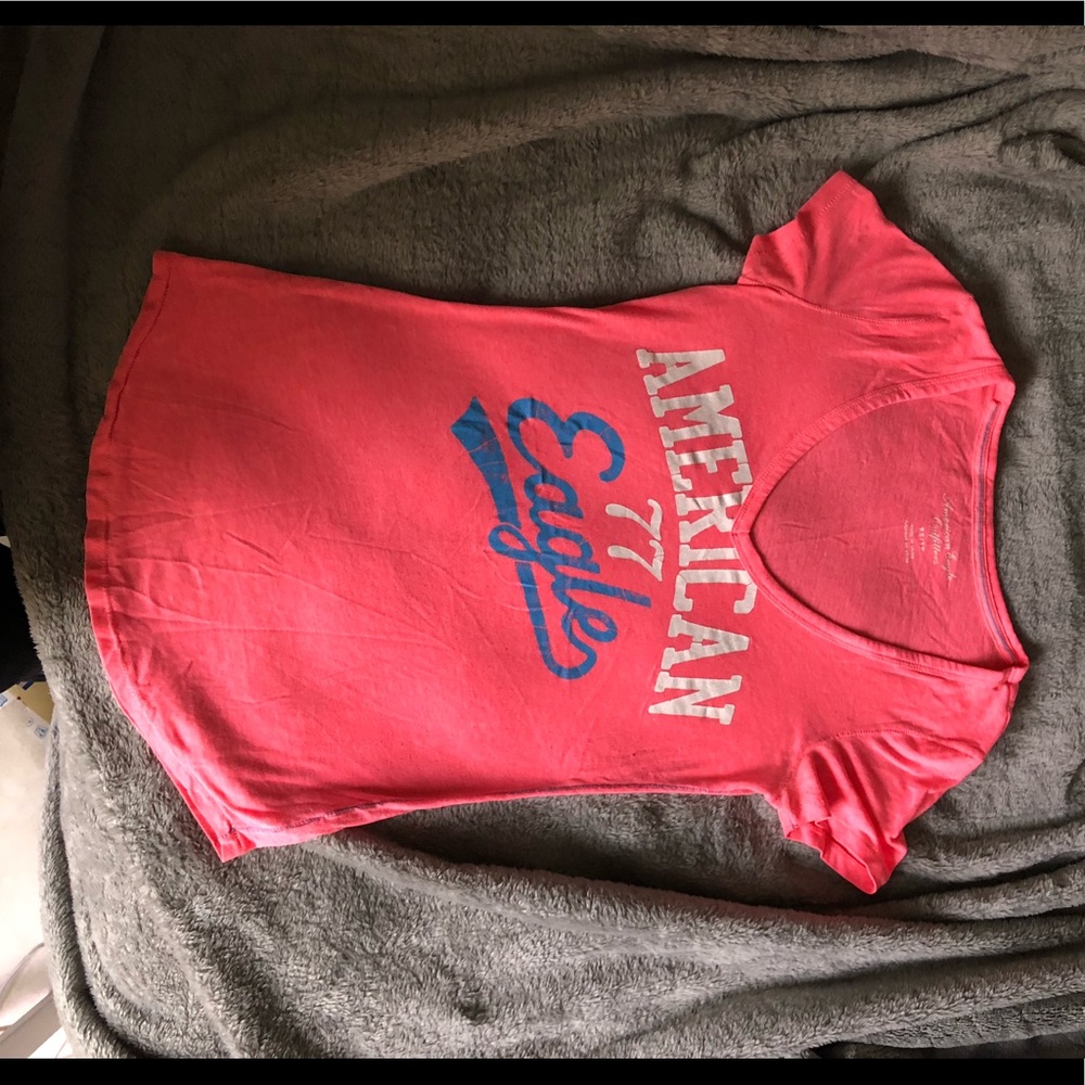 American Eagle V-neck